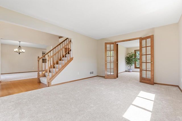8079 Spruce Trail, Eden Prairie, MN 55347
