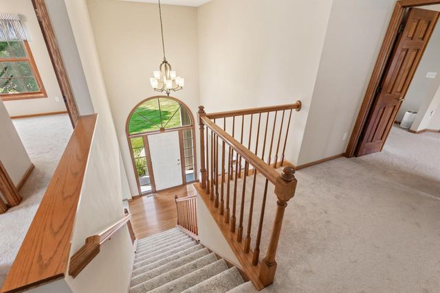 8079 Spruce Trail, Eden Prairie, MN 55347