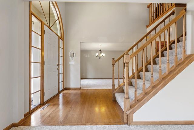 8079 Spruce Trail, Eden Prairie, MN 55347
