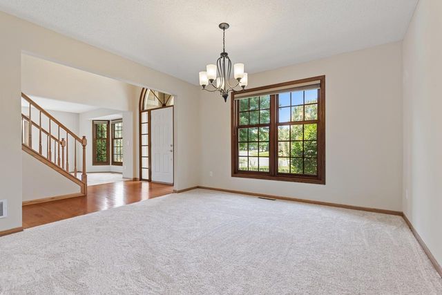 8079 Spruce Trail, Eden Prairie, MN 55347
