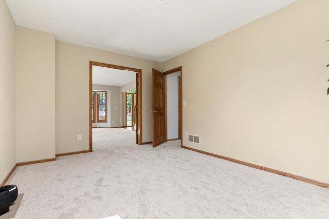 8079 Spruce Trail, Eden Prairie, MN 55347