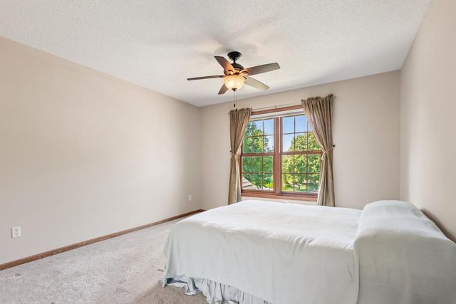 8079 Spruce Trail, Eden Prairie, MN 55347