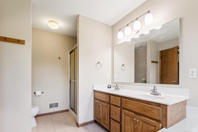 8079 Spruce Trail, Eden Prairie, MN 55347