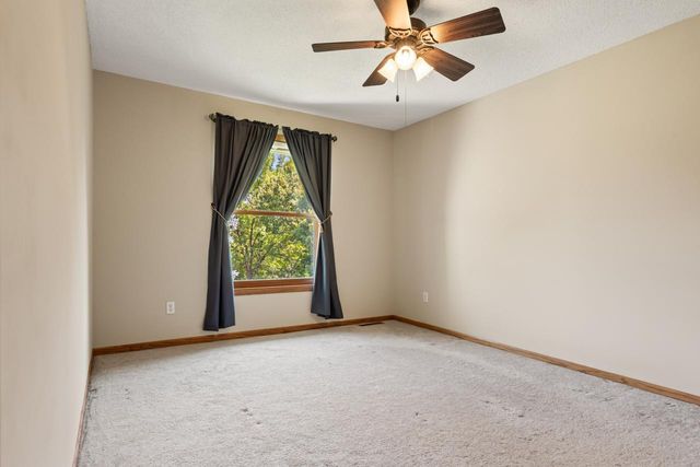 8079 Spruce Trail, Eden Prairie, MN 55347