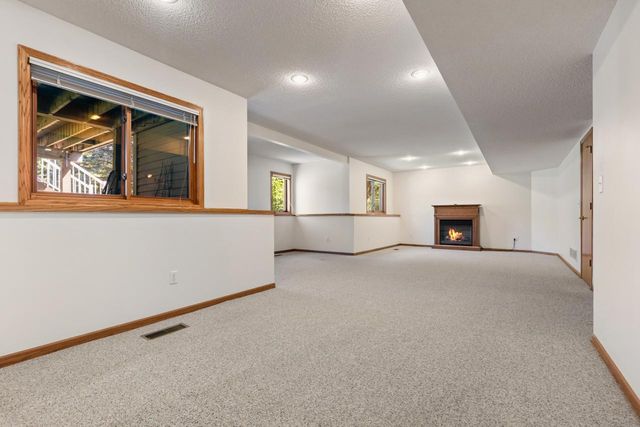 8079 Spruce Trail, Eden Prairie, MN 55347