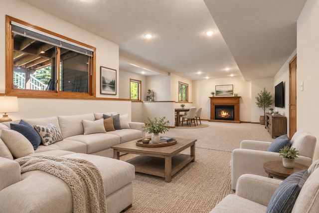 8079 Spruce Trail, Eden Prairie, MN 55347