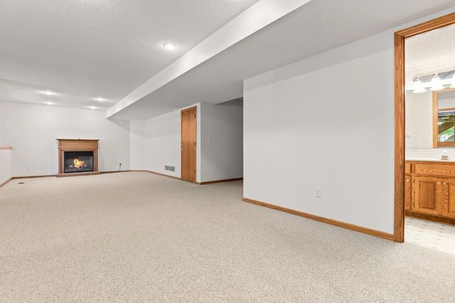 8079 Spruce Trail, Eden Prairie, MN 55347