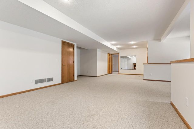 8079 Spruce Trail, Eden Prairie, MN 55347