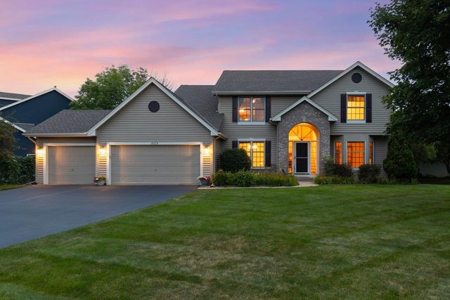 8079 Spruce Trail, Eden Prairie, MN 55347