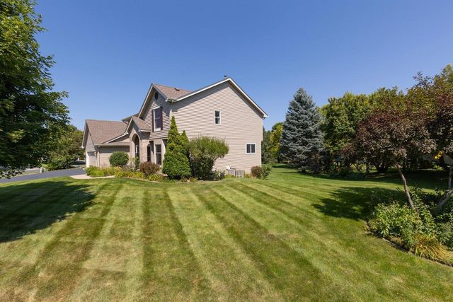 8079 Spruce Trail, Eden Prairie, MN 55347