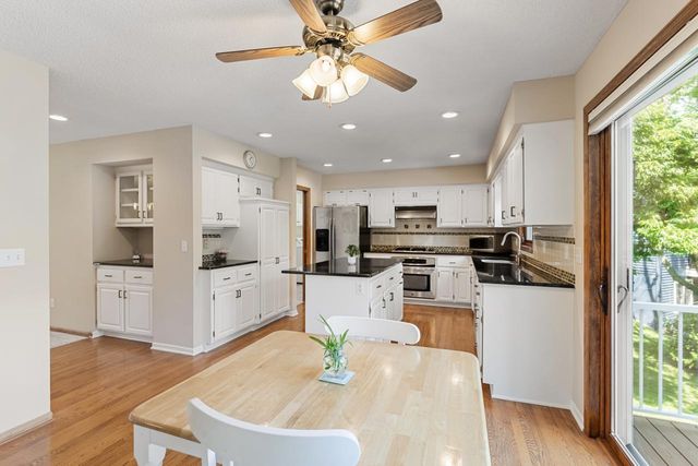 8079 Spruce Trail, Eden Prairie, MN 55347