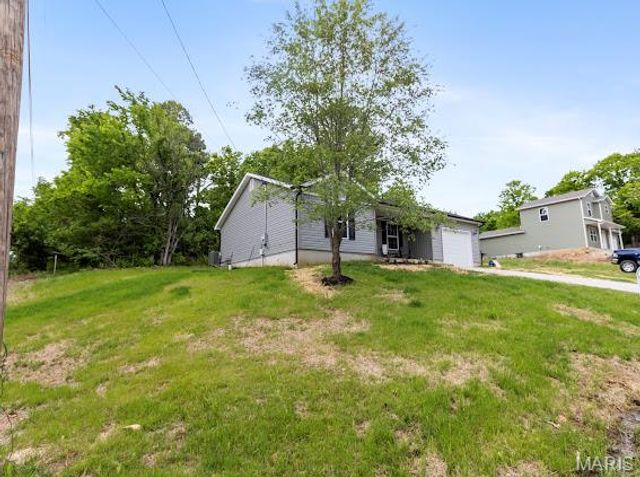 400 East Plattin Street, De Soto, MO 63020