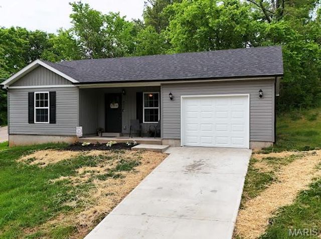 400 East Plattin Street, De Soto, MO 63020