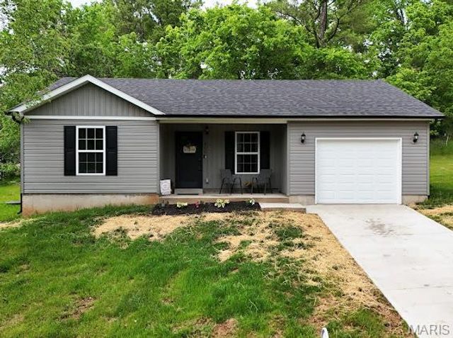 400 East Plattin Street, De Soto, MO 63020