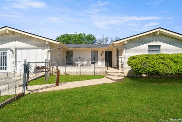 111 Austin Dr S, Boerne, TX 78006