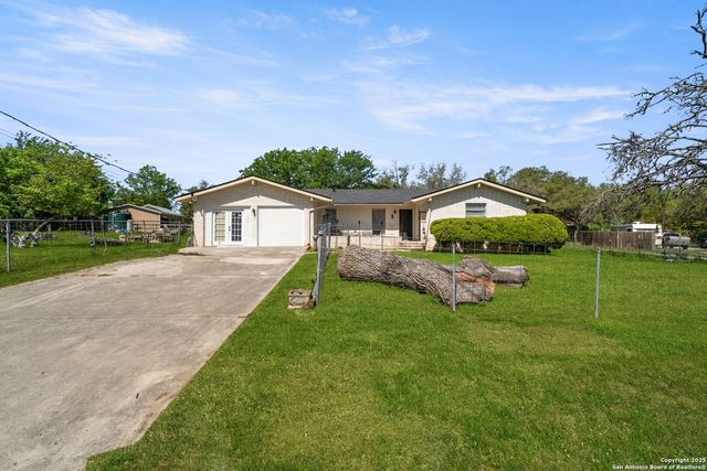 111 Austin Dr S, Boerne, TX 78006