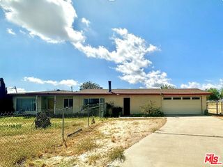 15561 Ash Street, Hesperia, CA 92345