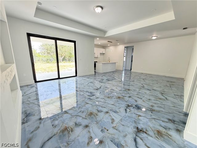 363 SW 24th CT, Cape Coral, FL 33991