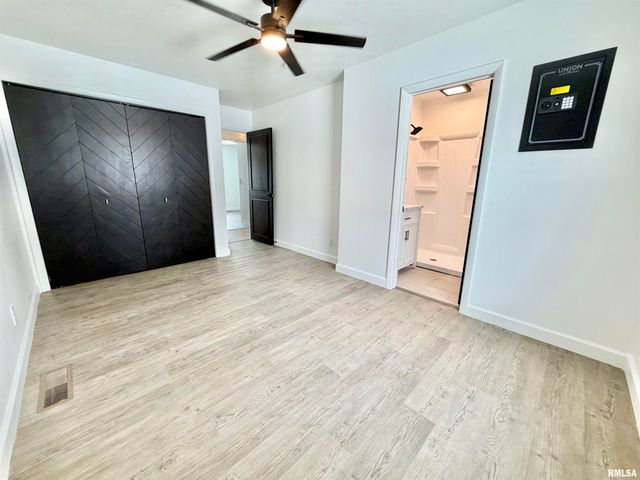 1250 MONROE Street, Galesburg, IL 61401