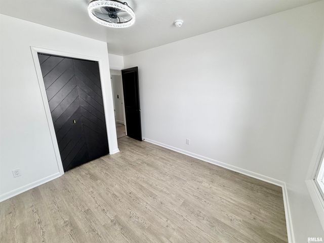 1250 MONROE Street, Galesburg, IL 61401