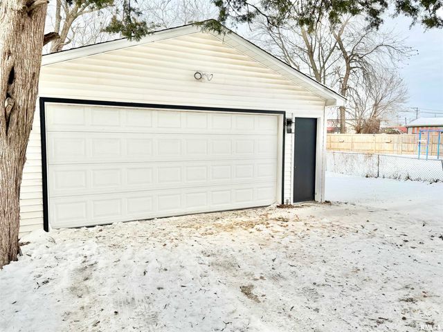 1250 MONROE Street, Galesburg, IL 61401