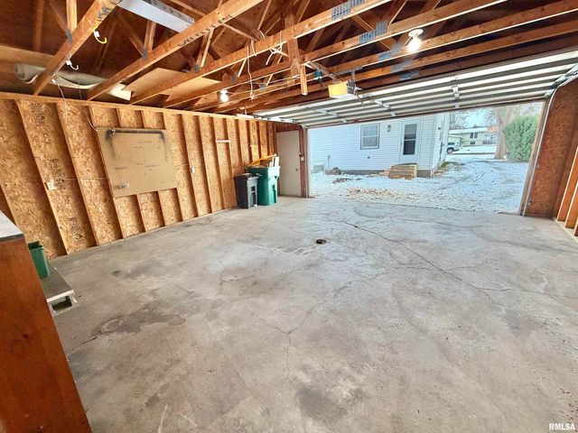 1250 MONROE Street, Galesburg, IL 61401