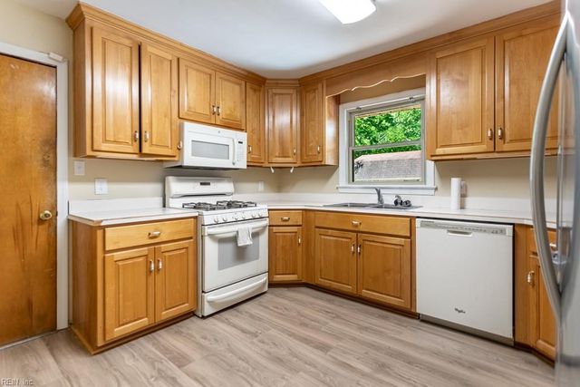113 Adams DR, Newport News, VA 23601