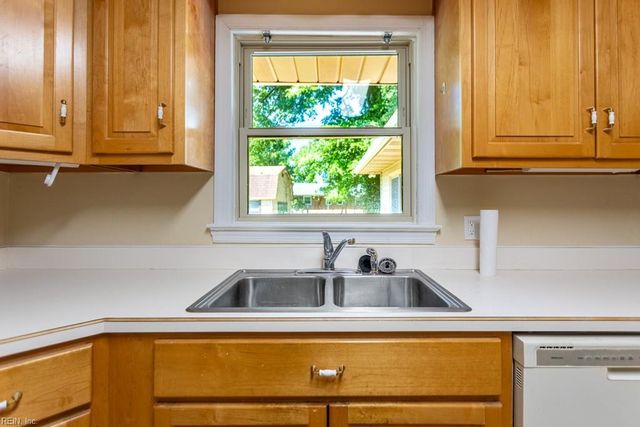 113 Adams DR, Newport News, VA 23601