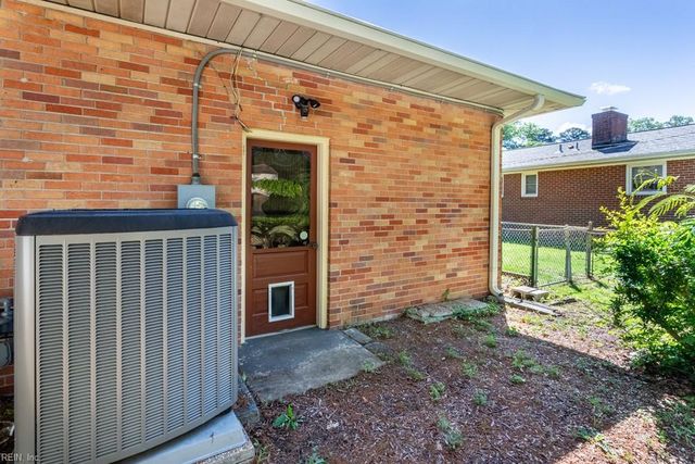 113 Adams DR, Newport News, VA 23601