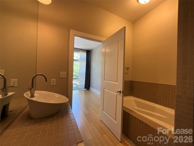 3100 N Davidson Street 203, Charlotte, NC 28205