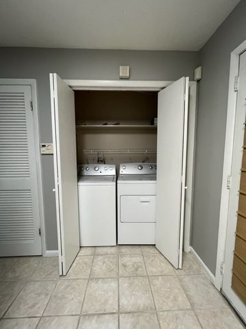 2411 Robbie Ct, Nashville, TN 37214