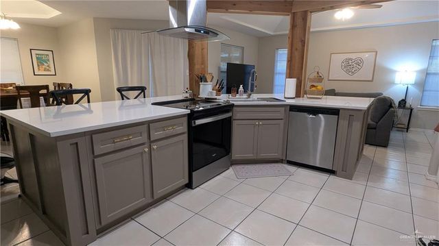 2128 Mynah Avenue, Mcallen, TX 78504