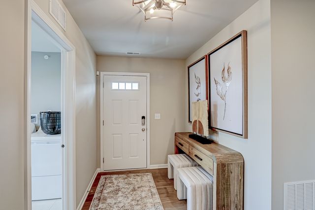 420 Comstock Road, South Elgin, IL 60177