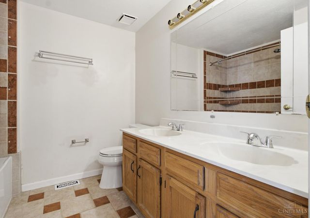 8434 Island Pines Place, Deerfield Twp., OH 45039