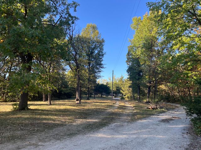 11221 E BOZARTH LN, Columbia, MO 65201