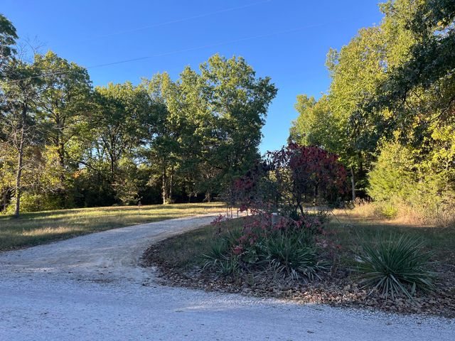 11221 E BOZARTH LN, Columbia, MO 65201