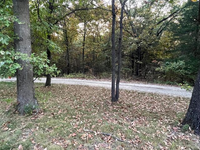 11221 E BOZARTH LN, Columbia, MO 65201