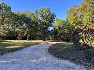 11221 E BOZARTH LN, Columbia, MO 65201