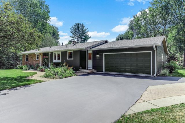 16307 Moorland Circle, Minnetonka, MN 55345