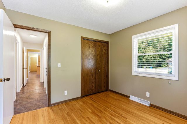 16307 Moorland Circle, Minnetonka, MN 55345