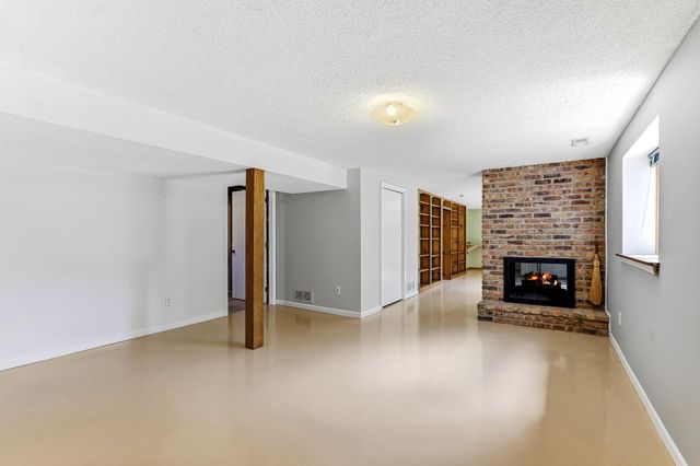 16307 Moorland Circle, Minnetonka, MN 55345