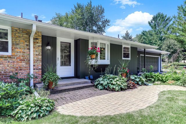 16307 Moorland Circle, Minnetonka, MN 55345