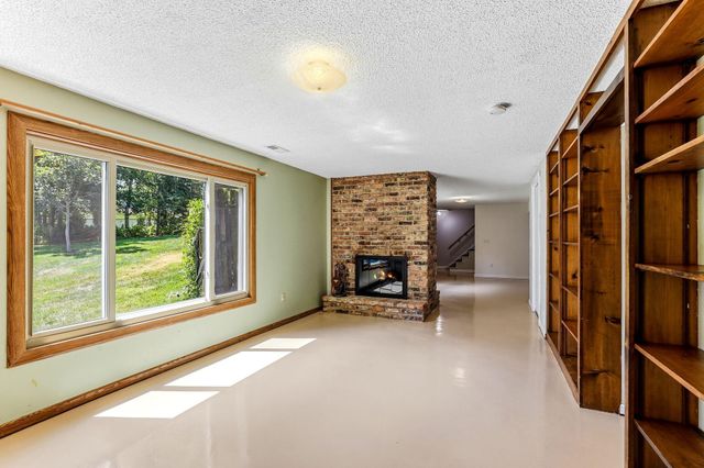16307 Moorland Circle, Minnetonka, MN 55345