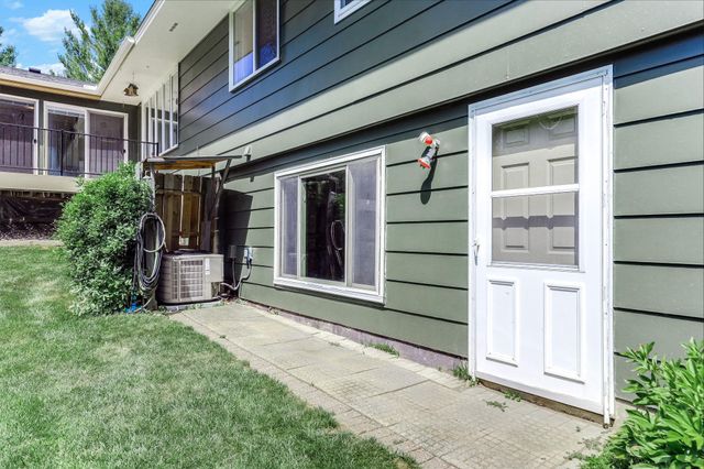 16307 Moorland Circle, Minnetonka, MN 55345