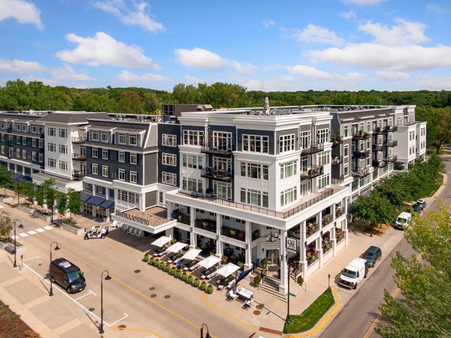 1042 E Circle Drive, Wayzata, MN 55391