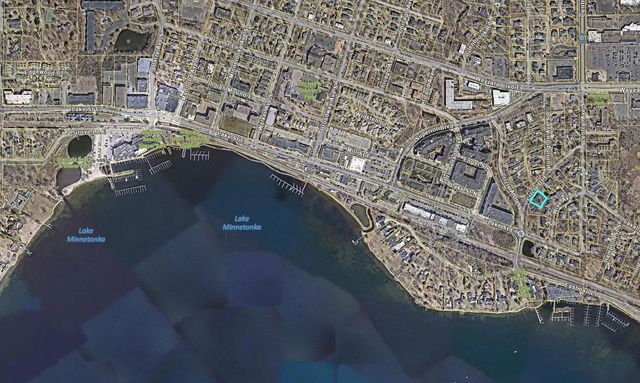 1042 E Circle Drive, Wayzata, MN 55391