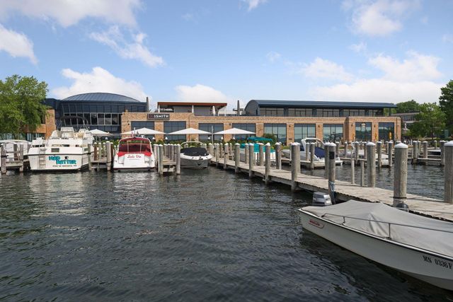 1042 E Circle Drive, Wayzata, MN 55391