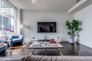 2408 Victory Park Lane 1132, Dallas, TX 75219