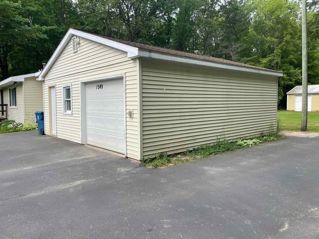 1549 N 7 Mile Road, Sanford, MI 48657