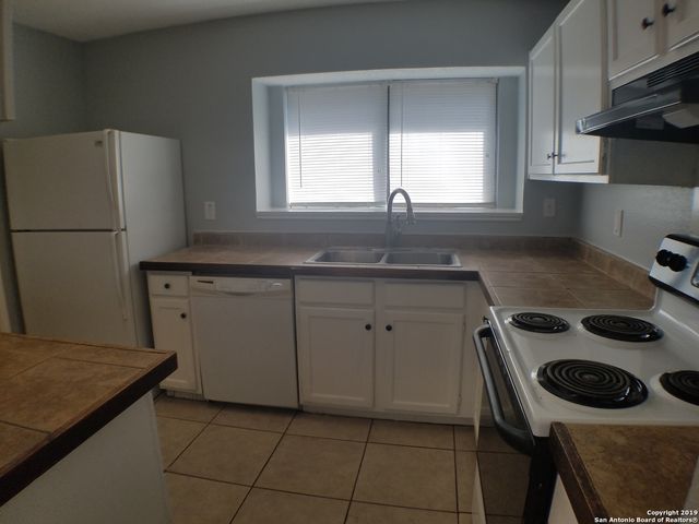11047 ALMOND PARK, San Antonio, TX 78249